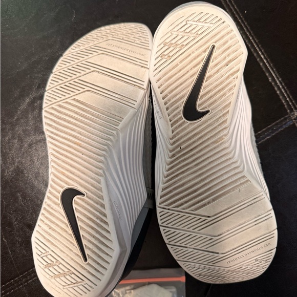 Nike Metcon 6 Cross Weight Training Black Grey White CK9388-010 Women’s size 9 - Picture 5 of 10